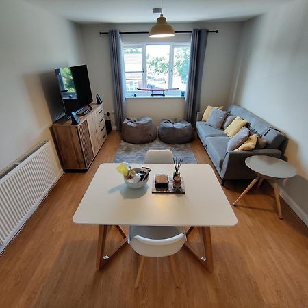 Joshua Court Single Room Stoke-on-Trent Esterno foto